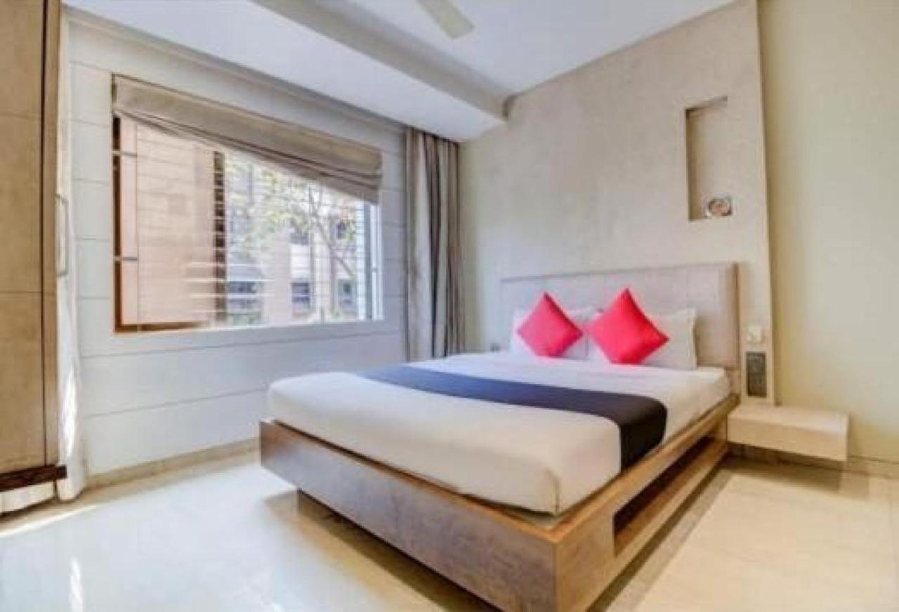 Hotel Pratiksha Residency Νάβι Μουμπάι Εξωτερικό φωτογραφία